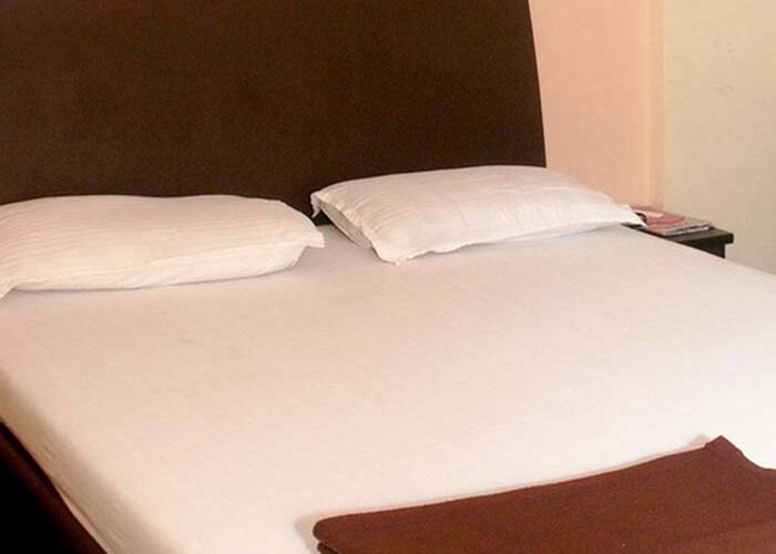 Adarsh Lodging Bording And Hotel, Mumbai 1